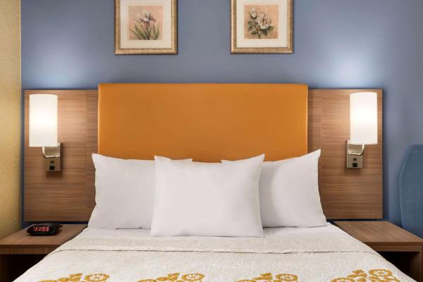 Queen Room - Disability Access/Non-Smoking